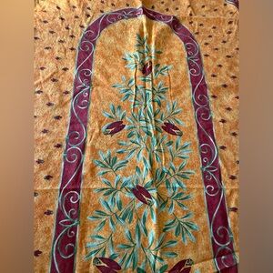 French Patterned made in France 59 x 90 inch rectangle Tablecloth + 4 napkins.